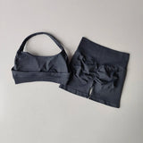 Conjunto de top e short esportivo