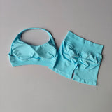 Conjunto de top e short esportivo