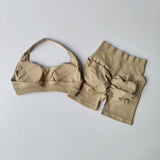 Conjunto de top e short esportivo